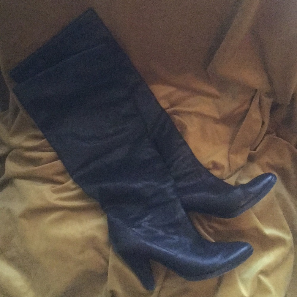 Michael Kors black leather boots - size 8